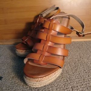 Leather strap wedges